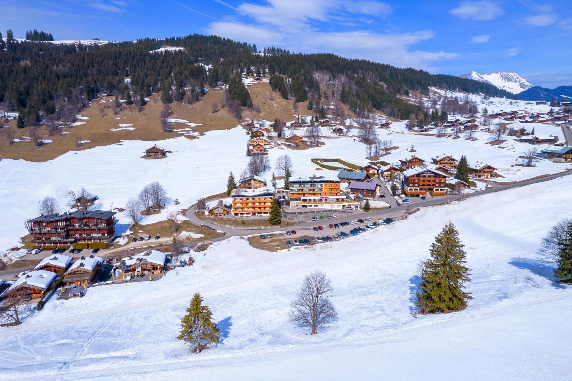 Azureva La Clusaz Les Confins Екстериор снимка